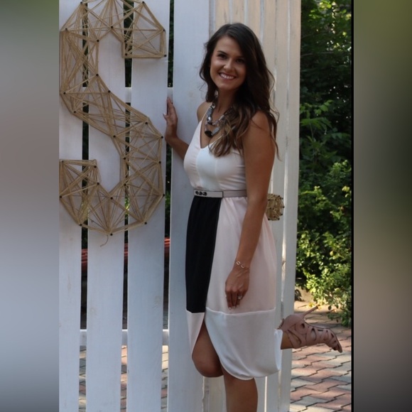 Chic Colorblock Dress - Picture 10 of 14